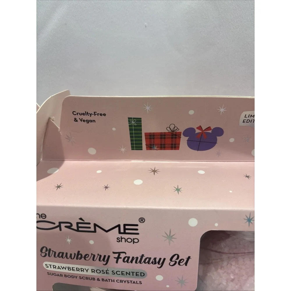 Limited Edition The CREME Shop Disney Minnie Strawberry Rose Fantasy Bath Set